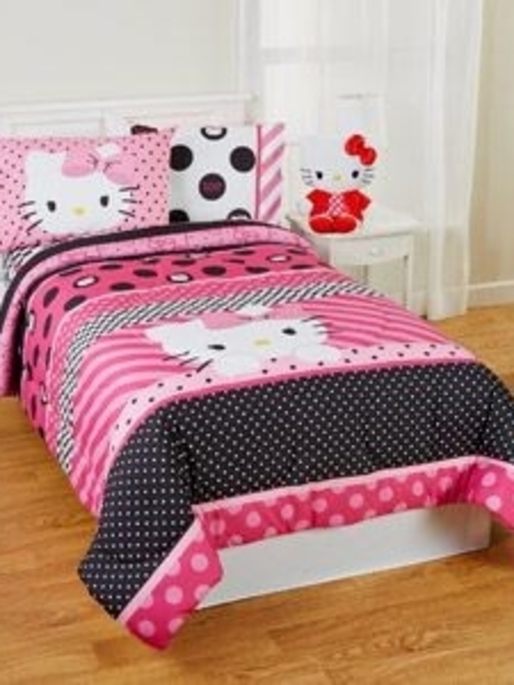 Hello Kitty Pink, Black and White Polka Dot Comforter Set